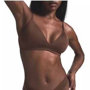 NWT Skims Wireless Form T-Shirt Bra in Cocoa - Size 36C